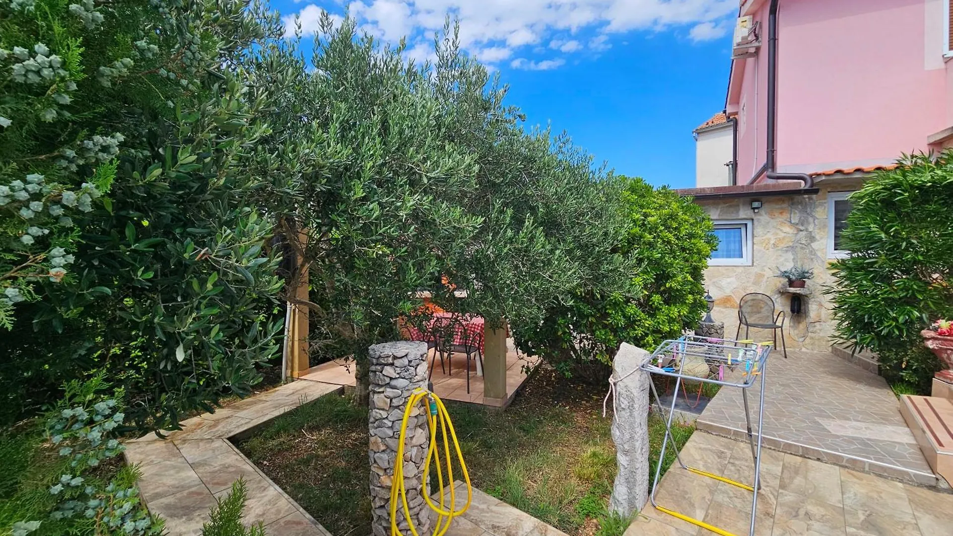 Villa Kate, With A Private Swimming Pool And Garden Malinska