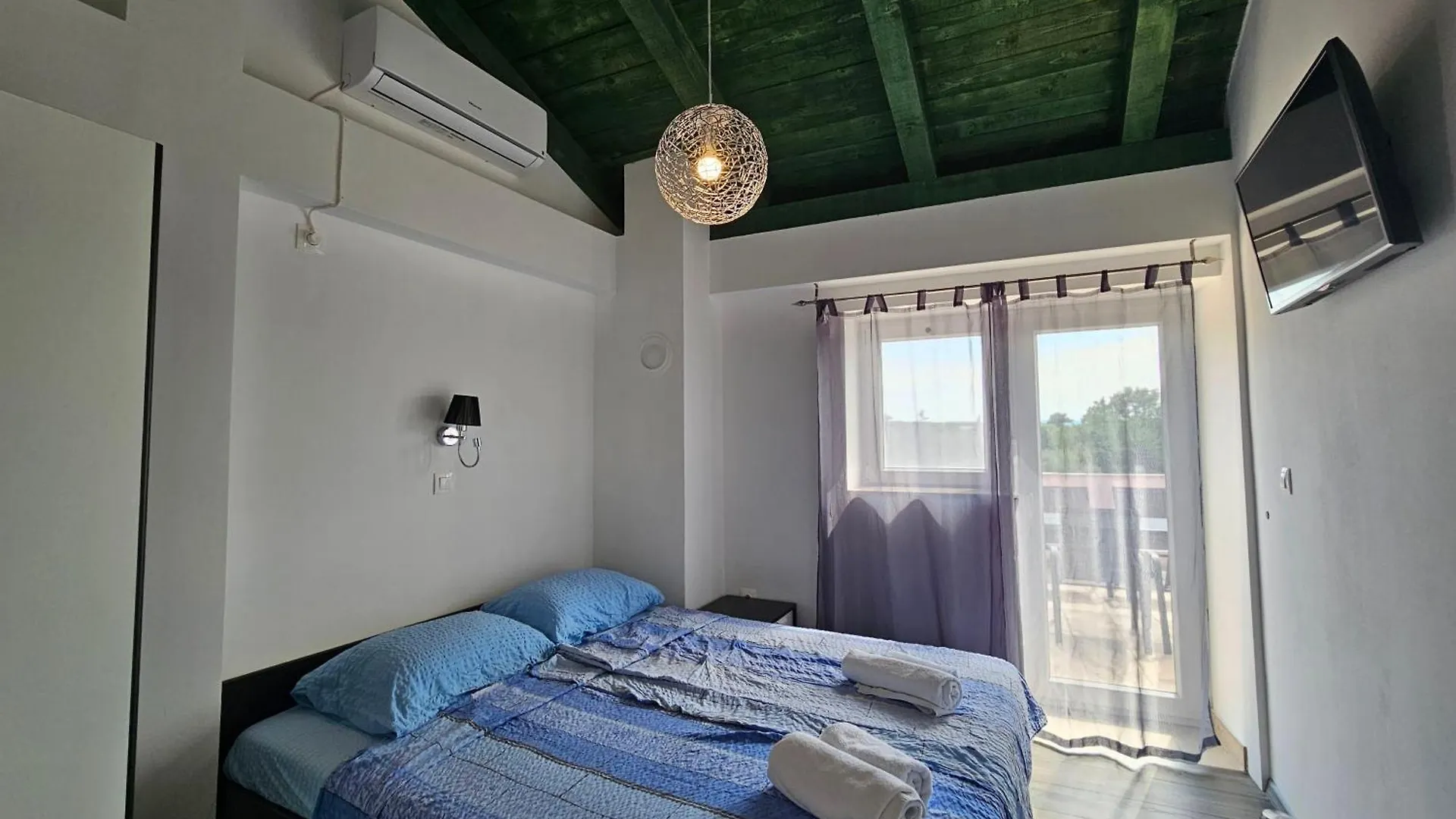 Villa Kate, With A Private Swimming Pool And Garden Malinska