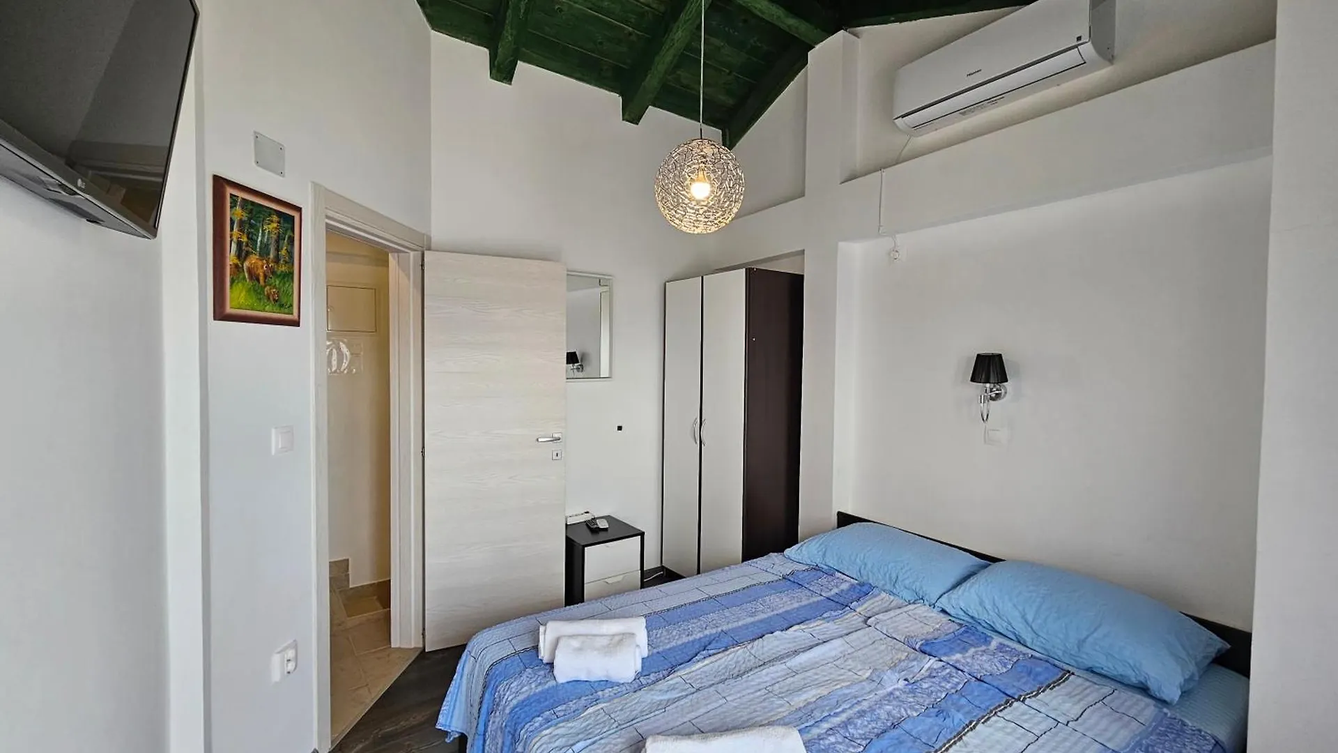 Villa Kate, With A Private Swimming Pool And Garden Malinska